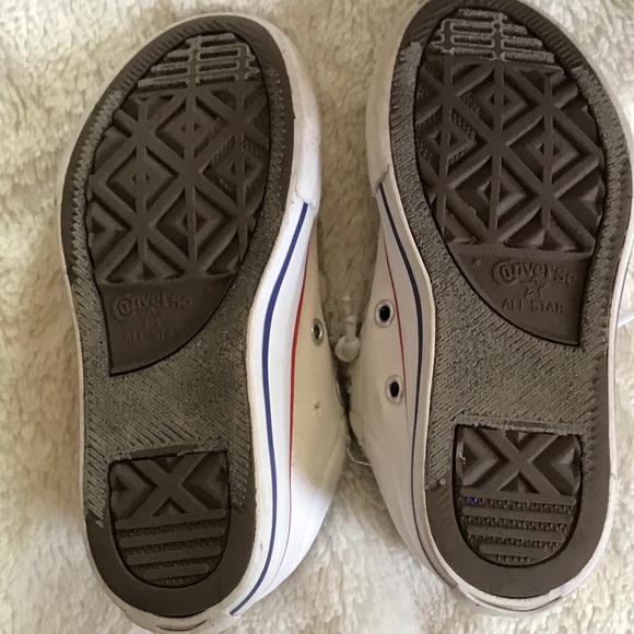 Preloved White Converse with Stars size 11 Girls - Picture 2 of 4